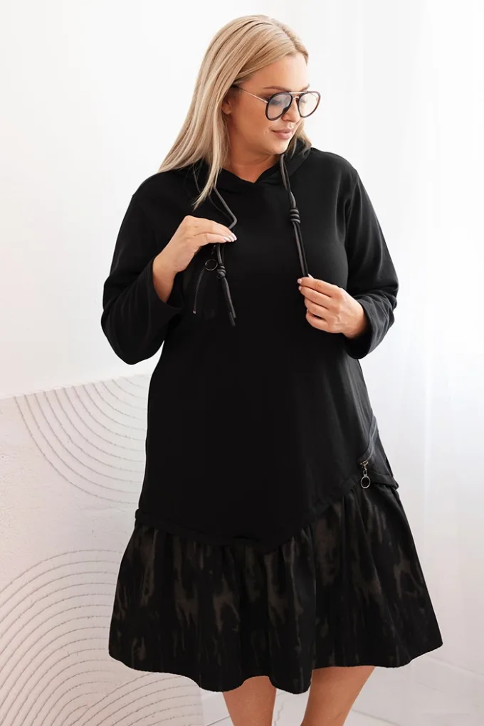 Sukienka damska Plus Size bawełniana z kapturem i falbaną czarna