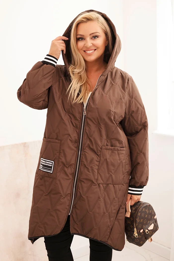 Kurtka damska Plus Size pikowana z kapturem i sportowymi mankietami czekoladowa