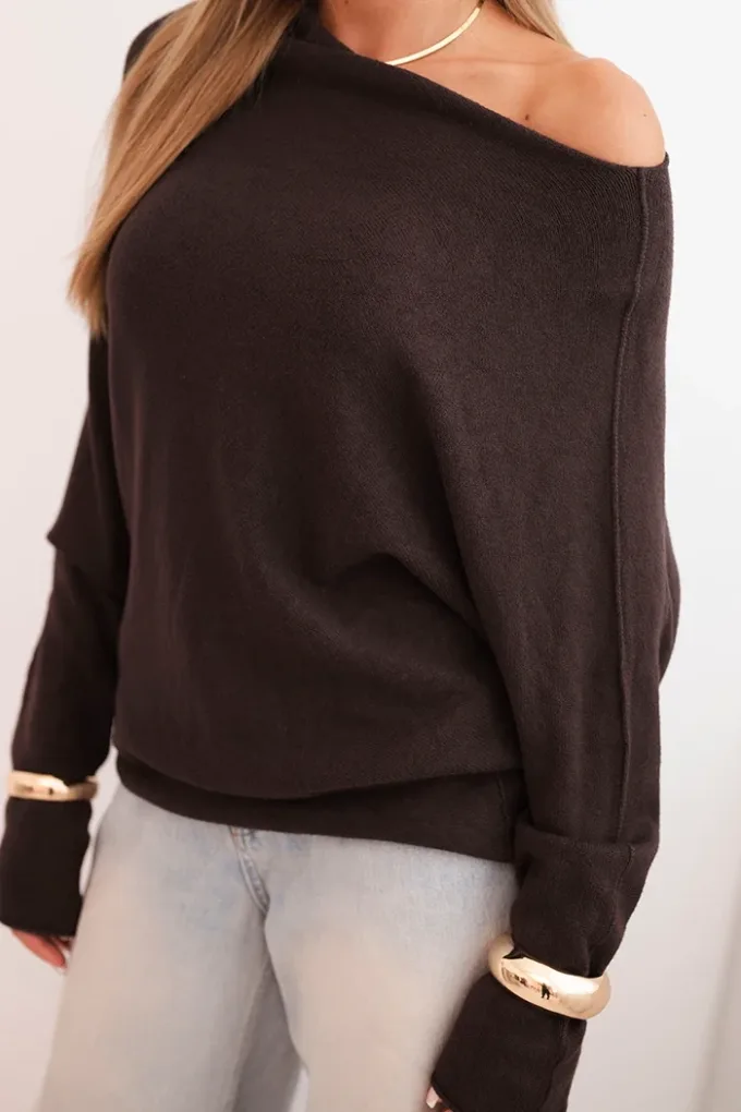 Sweter damski wiskozowy asymetryczny typu nietoperz brązowy
