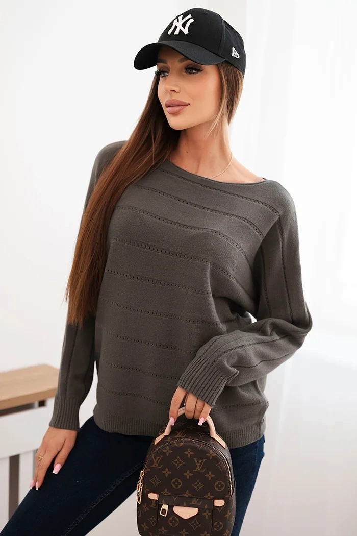 Sweter damski wiskozowy z ażurowym wzorem i długim rękawem khaki