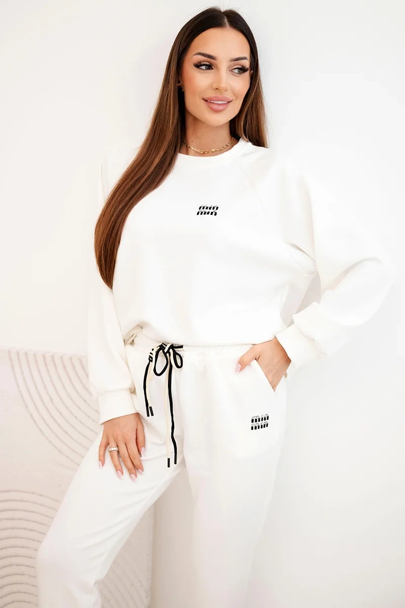 Komplet damski masełkowy z wiskozy z bluzą i spodniami ecru