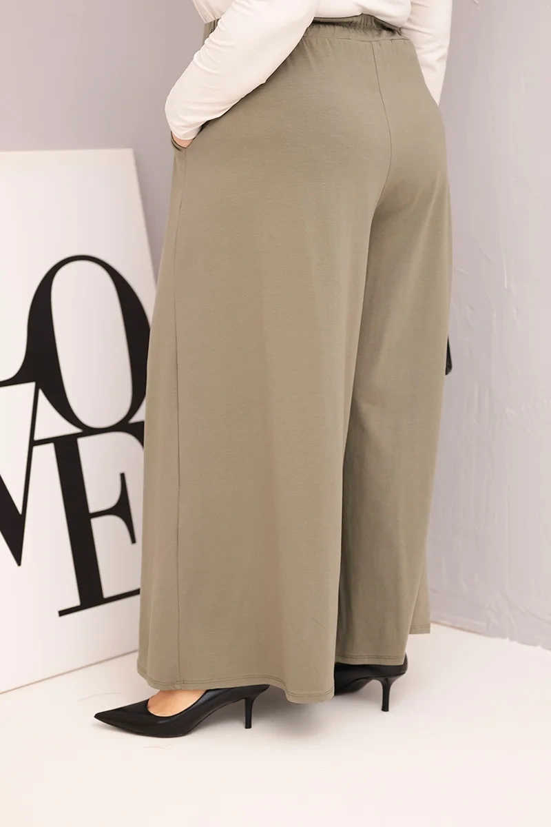 Spodnie damskie bawełniane Plus Size o szerokiej nogawce i luźnym kroju khaki - obrazek 3