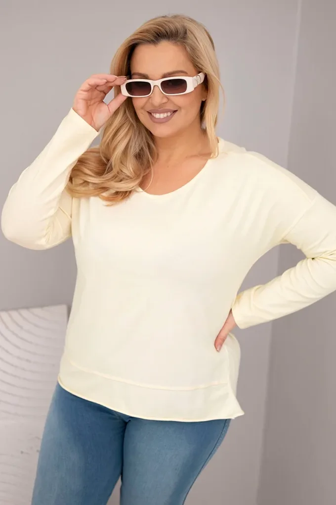 Bluzka damska Plus Size przecierana z dekoltem V i dłuższym tyłem żółta