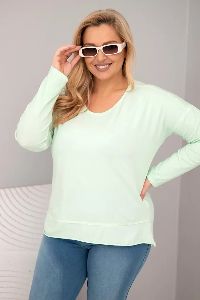 Bluzka damska Plus Size przecierana z dekoltem V i dłuższym tyłem miętowa