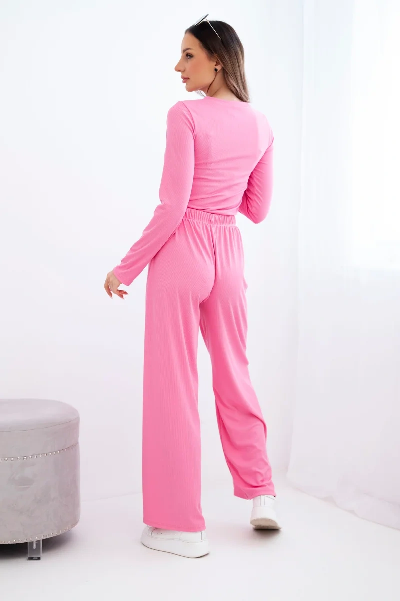Komplet damski wiskozowy z bluzką i szerokimi spodniami jasno różowy - obrazek 3