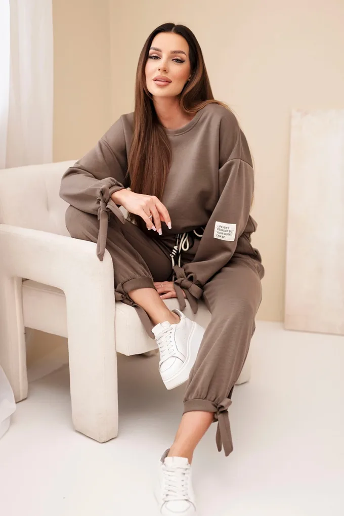 Komplet damski masełkowy z wiskozy z wiązaniami fango