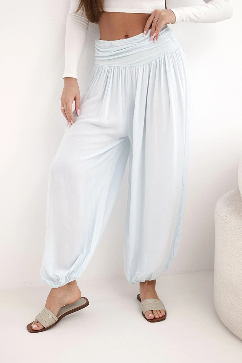 Spodnie damskie wiskozowe z szeroką nogawką i marszczeniami niebieskie