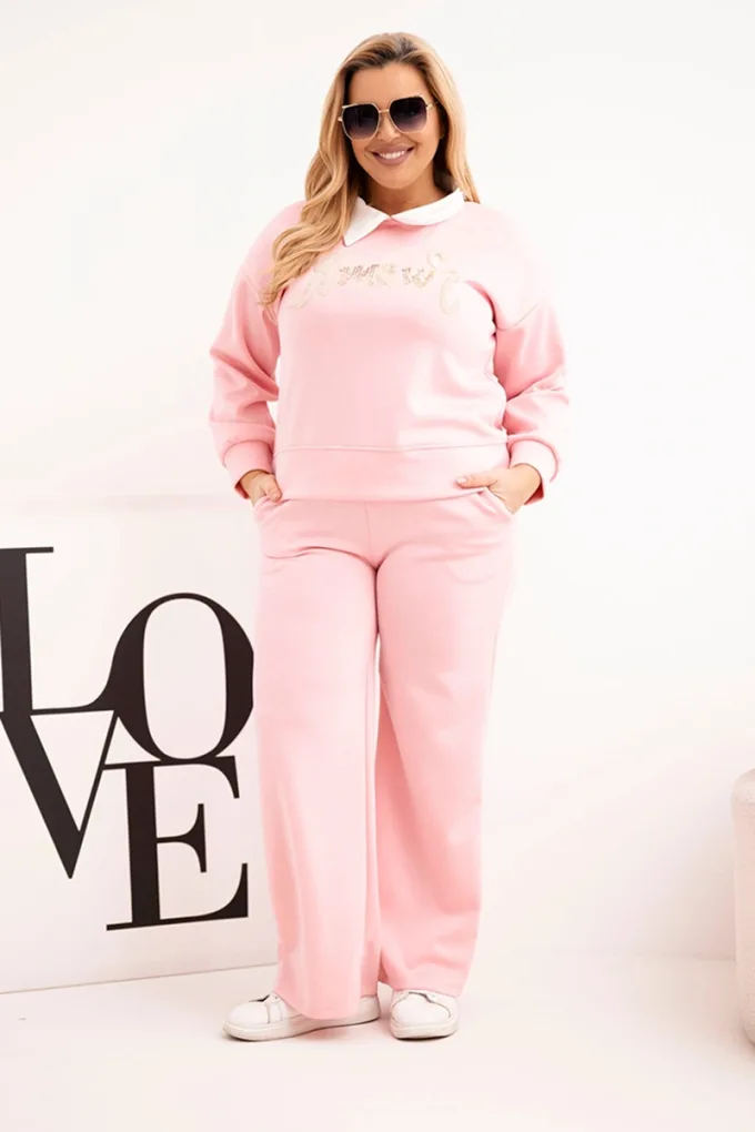 Komplet damski masełko Plus Size z szerokimi nogawkami i kołnierzykiem jasny różowy
