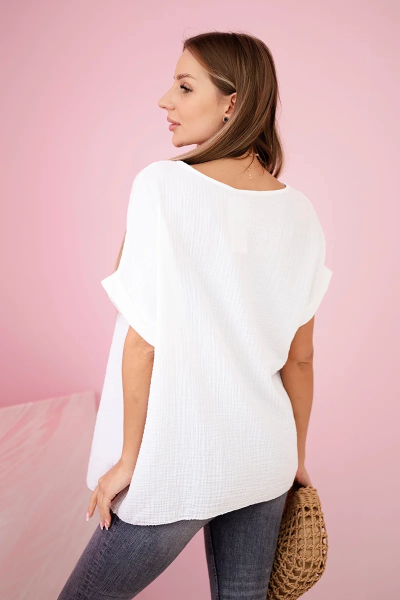 Bluzka muślinowa z naszyjnikiem biała - obrazek 3