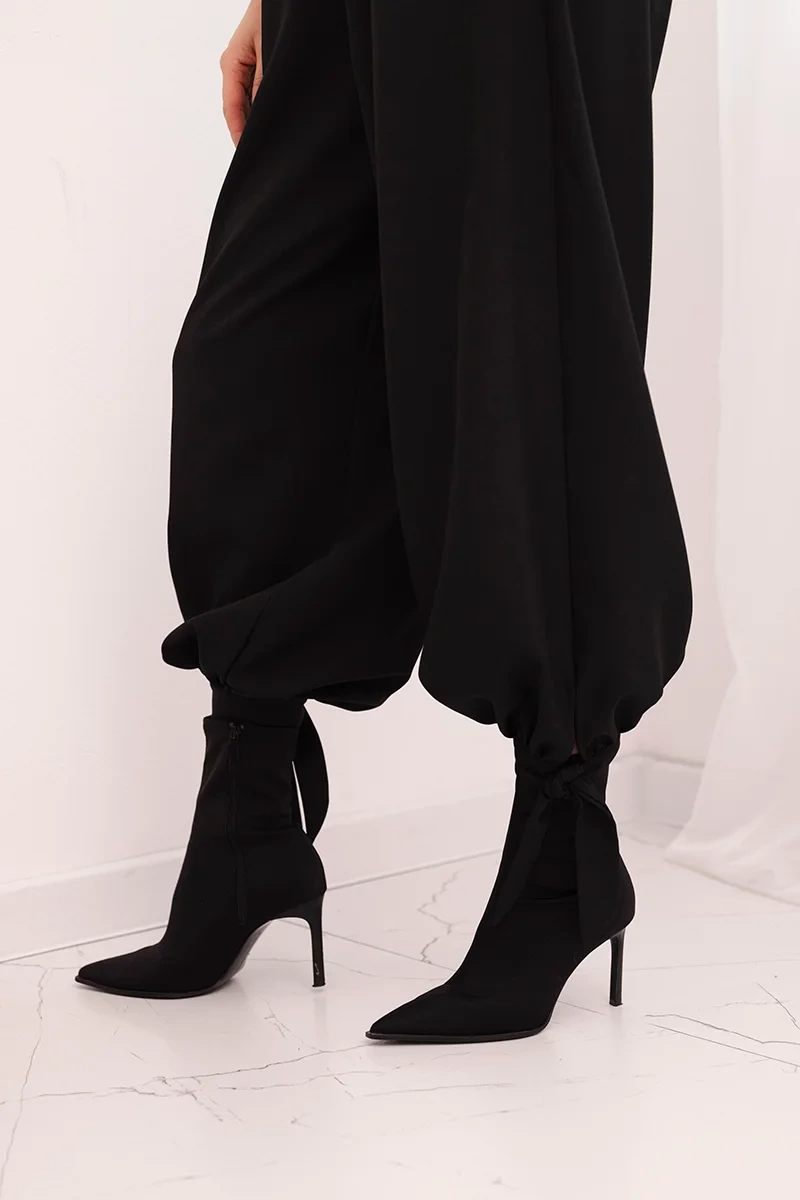 Spodnie damskie z szeroką nogawką i wiązaniem u dołu czarne - obrazek 4