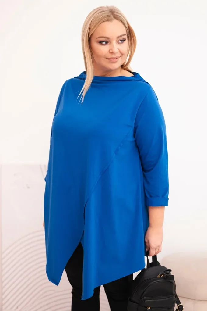 Bluzka damska bawełniana Plus Size asymetryczna z podwijanym rękawem chabrowa