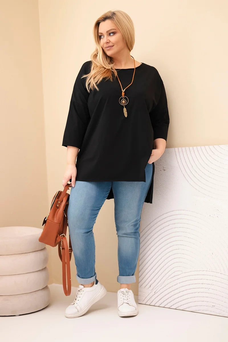 Bluzka damska bawełniana Plus Size asymetryczna z naszyjnikiem czarna - obrazek 3