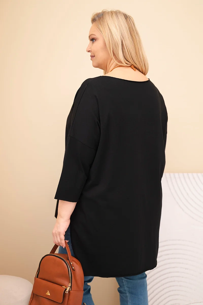 Bluzka damska bawełniana Plus Size asymetryczna z naszyjnikiem czarna - obrazek 4