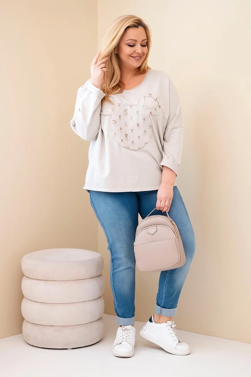 Bluzka damska bawełniana Plus Size z dekoltem V beżowa - obrazek 3