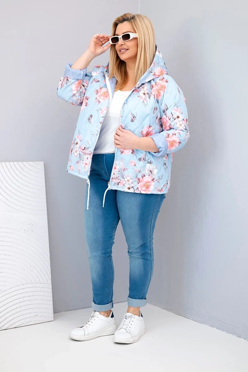 Kurtka damska wiosenna pikowana Plus Size z kapturem i kwiatowym wzorem niebieska - obrazek 2