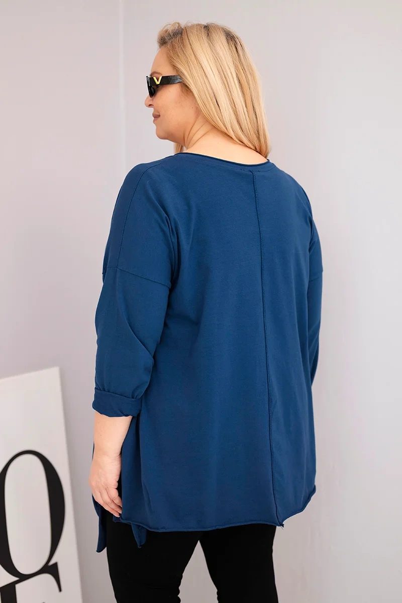 Bluzka damska bawełniana Plus Size z asymetrycznym dołem i wycięciami granatowa - obrazek 3