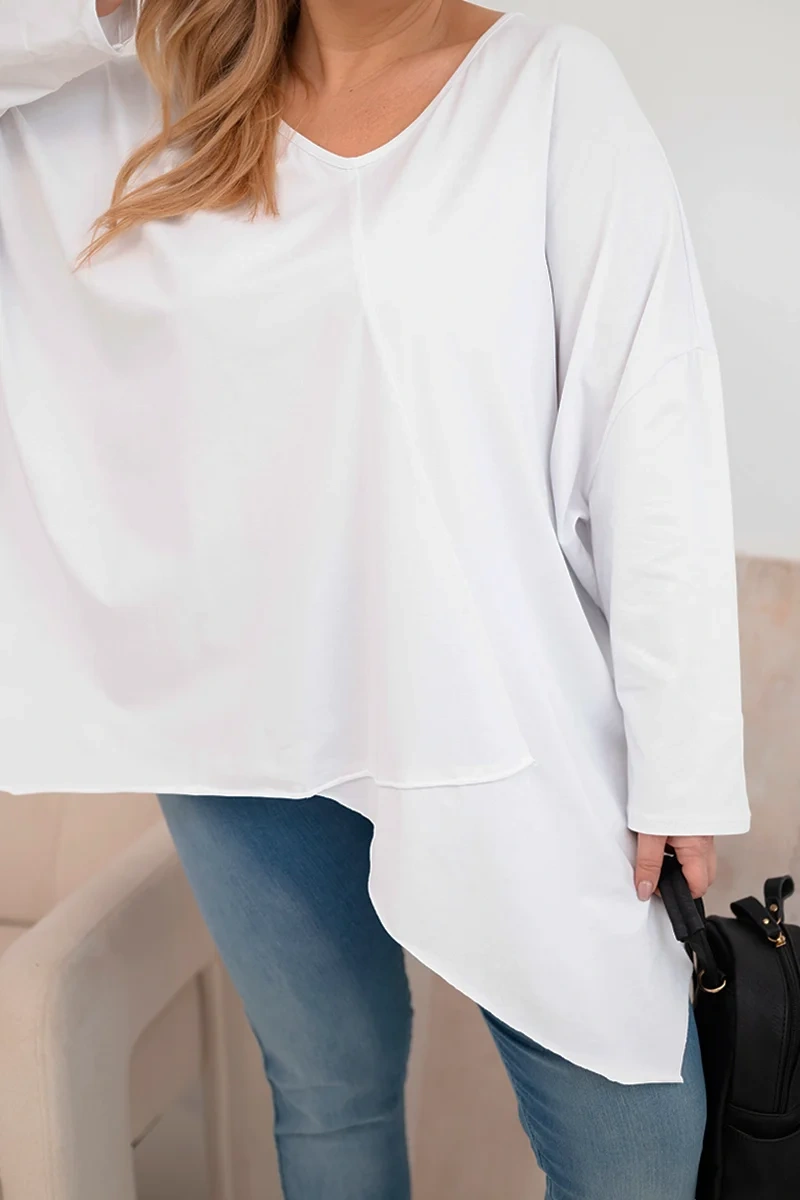 Bluzka damska bawełniana Plus Size z asymetrycznym dołem i dekoltem V biała - obrazek 4