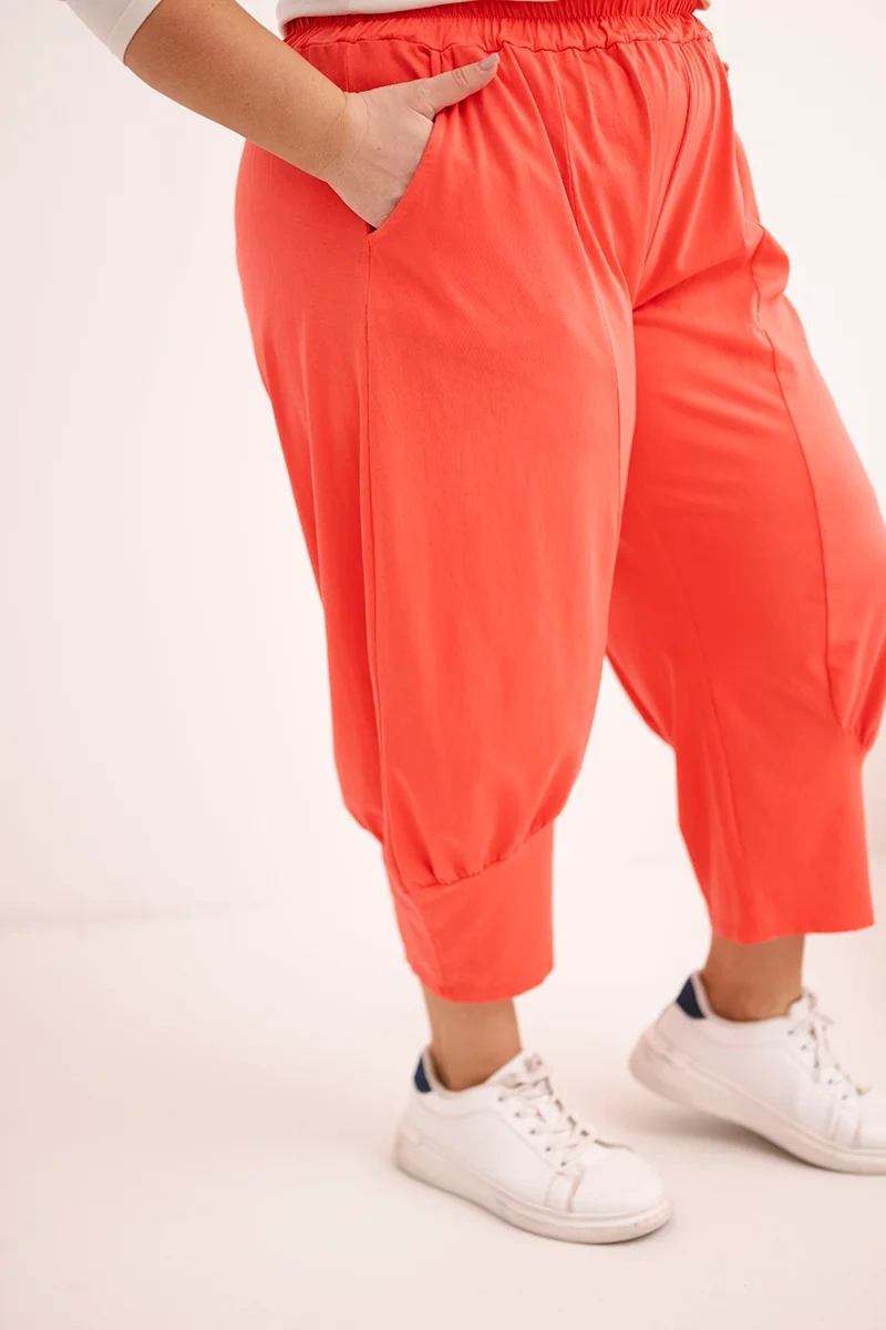 Spodnie damskie Plus Size z obniżonym krokiem i gumką w pasie koralowe - obrazek 3