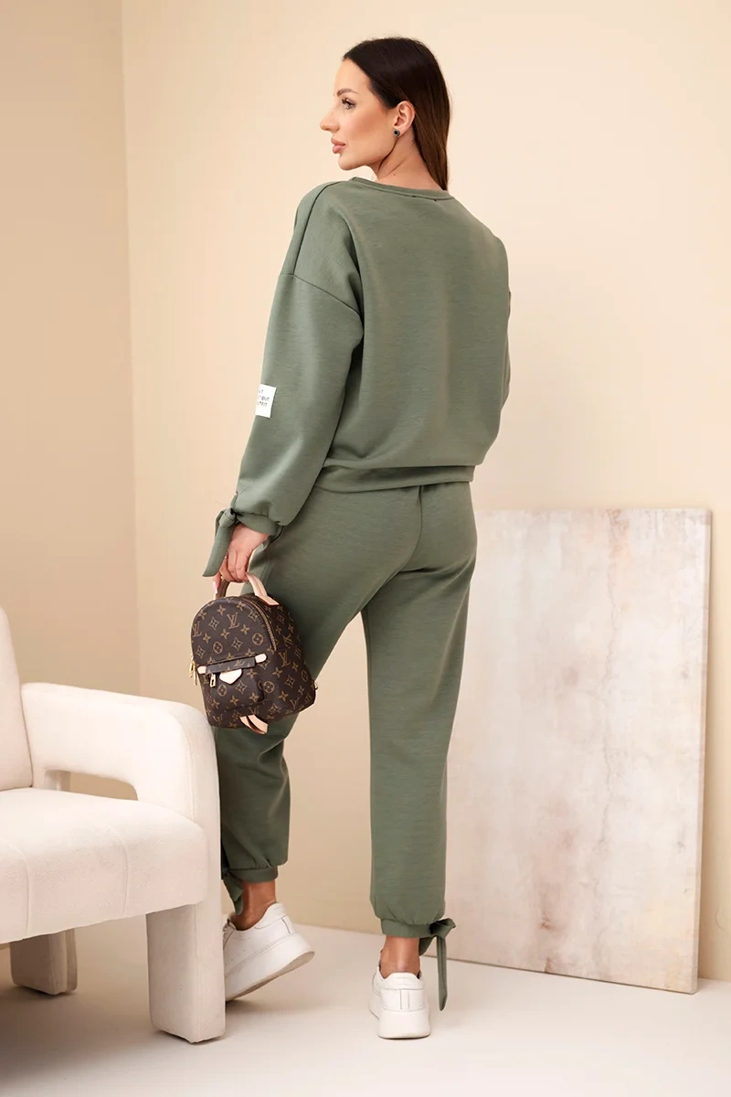 Komplet damski masełkowy z wiskozy z wiązaniami khaki - obrazek 3