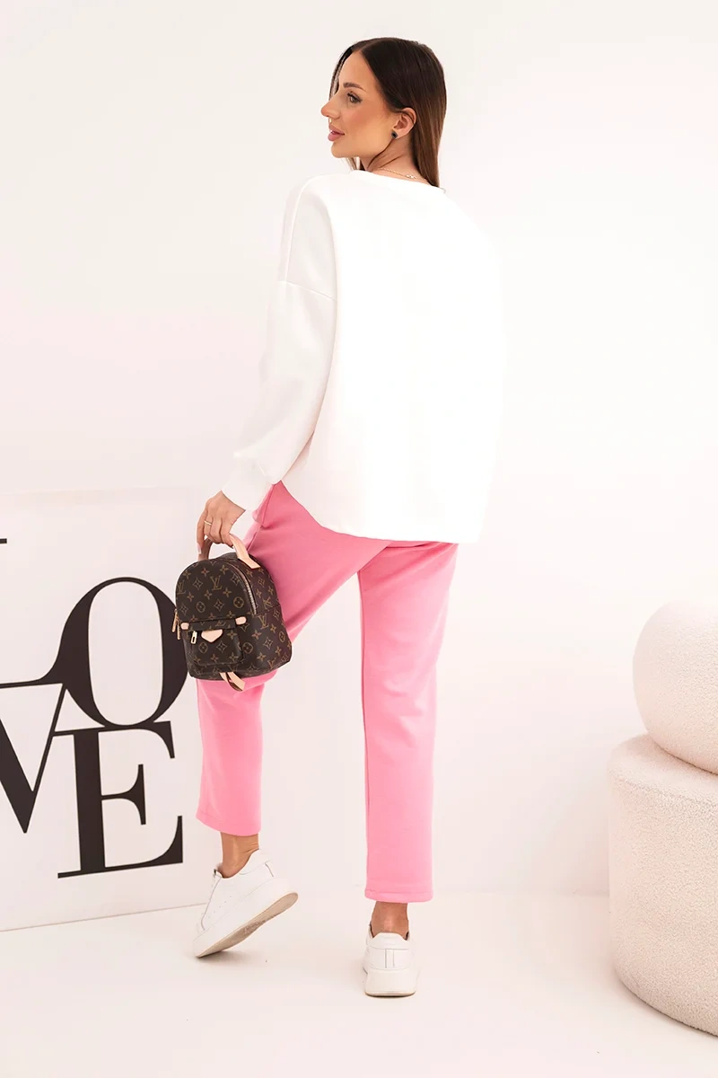 Komplet damski masełkowy z kontrastową kieszonką jasno różowy - obrazek 3