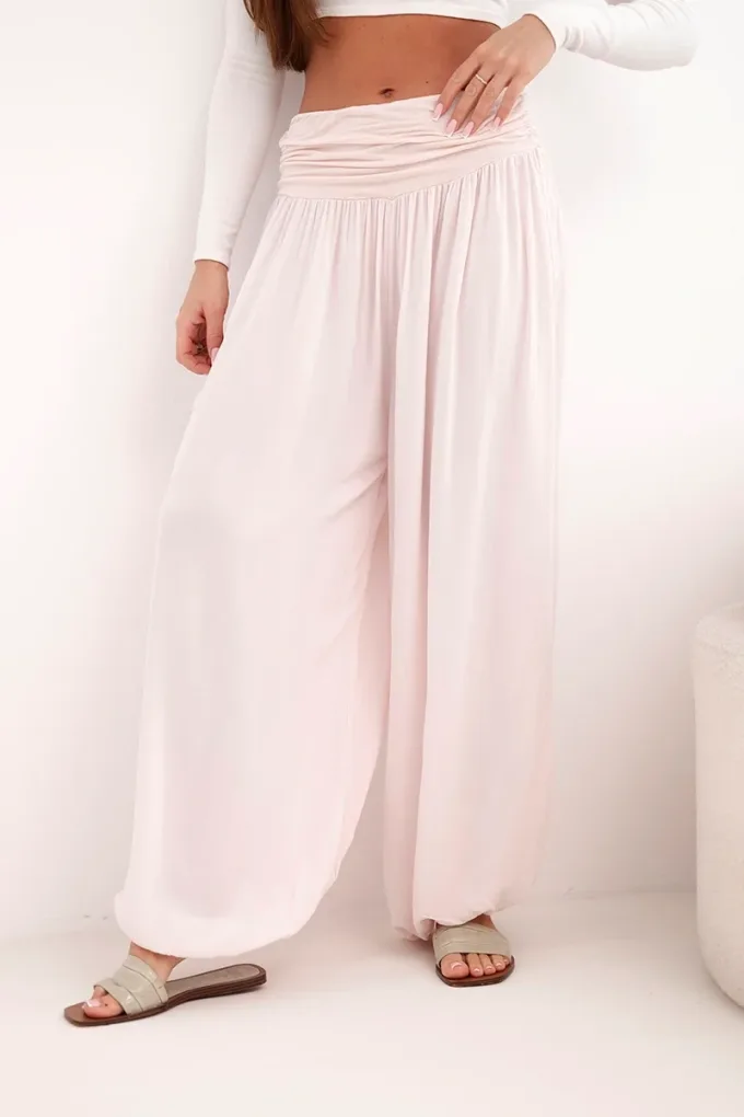 Spodnie damskie wiskozowe z szeroką nogawką i marszczeniami pudrowy róż