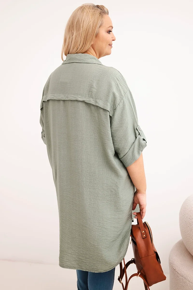 Koszula damska Plus Size z wiskozy z dłuższym tyłem khaki - obrazek 3