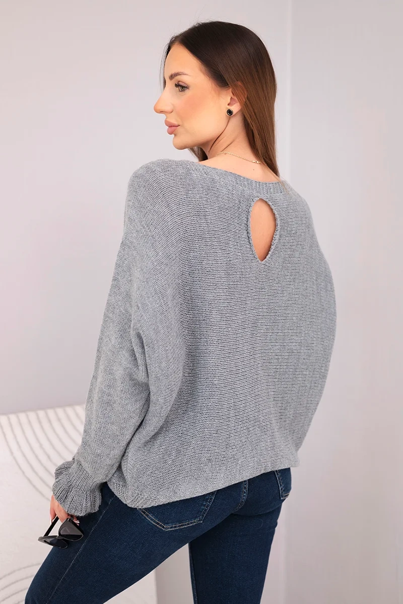 Sweter damska z moheru z marszczonymi rękawami i wycięciem na plecach ciemny szary - obrazek 3
