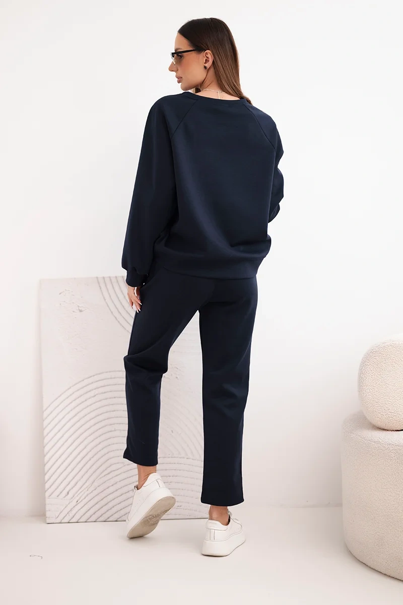 Komplet damski masełkowy z wiskozy z bluzą i spodniami granatowy - obrazek 3