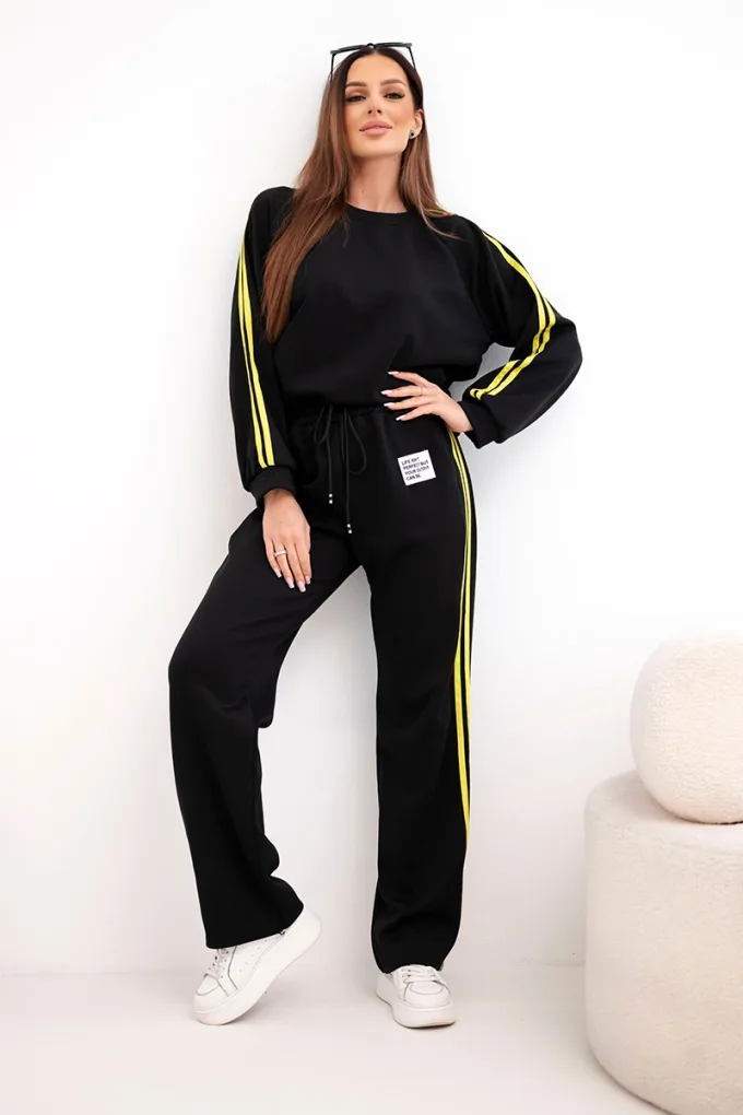 Komplet dresowy damski Masełko z lampasami i luźną bluzą czarny