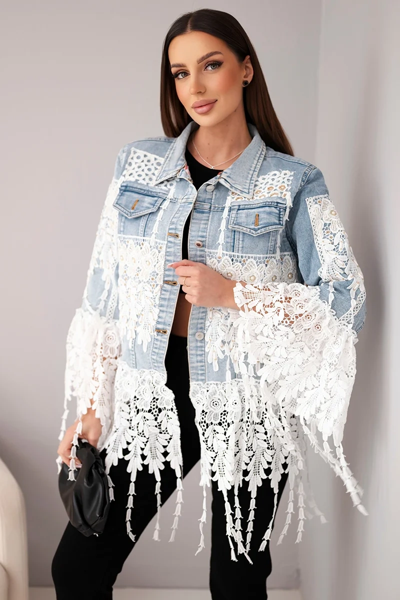 Kurtka jeansowa damska bawełniana z koronką i frędzlami jasno jeansowa