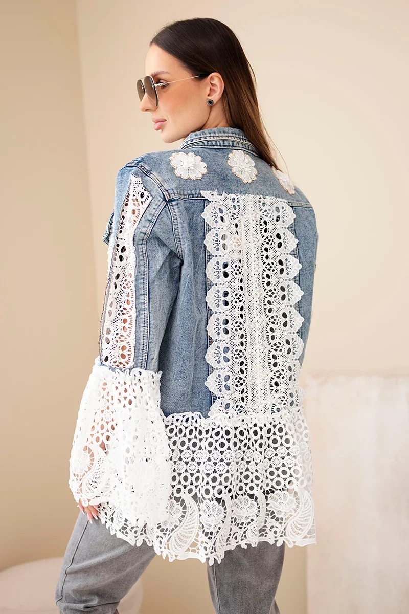 Kurtka jeansowa damska z bawełny i kwiatową koronką ciemno jeansowa - obrazek 3