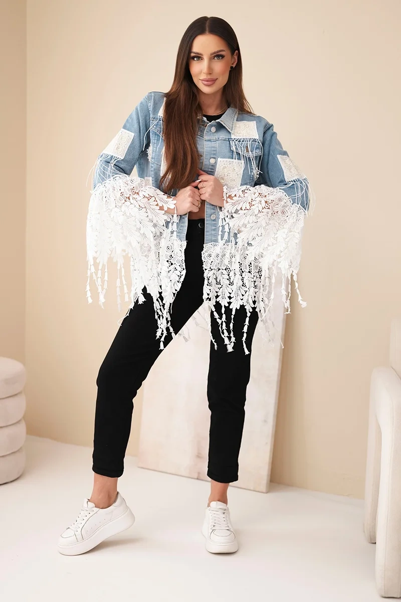 Kurtka jeansowa damska bawełniana z frędzlami i koronką w stylu boho jasno jeansowa - obrazek 2