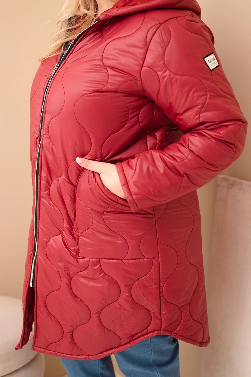 Kurtka damska Plus Size zimowa pikowana z kapturem bordowa - obrazek 4