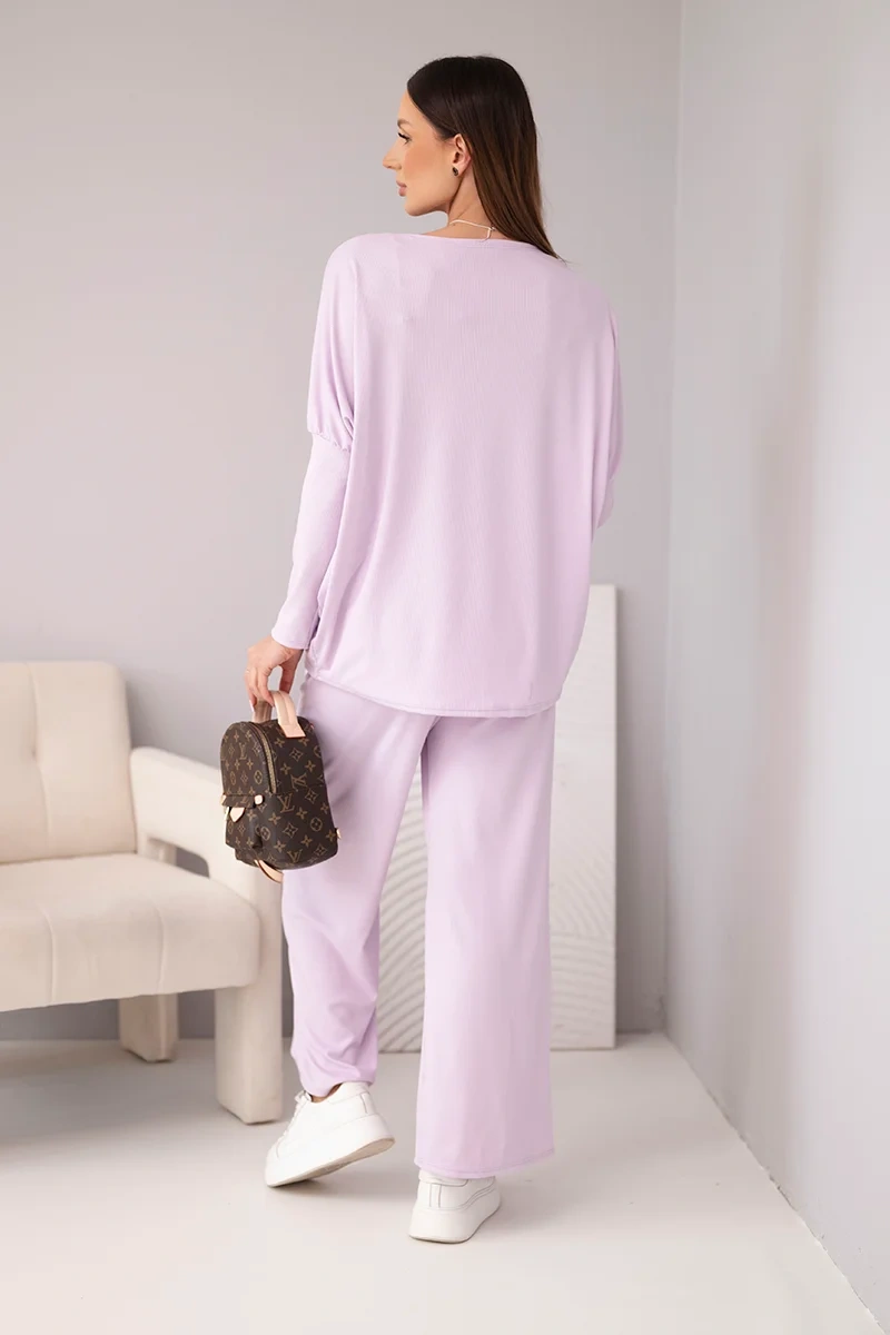 Komplet damski wiskozowy z luźną bluzką i spodniami jasno fioletowy - obrazek 3
