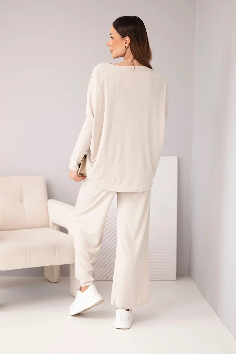 Komplet damski wiskozowy z luźną bluzką i spodniami beżowy - obrazek 3