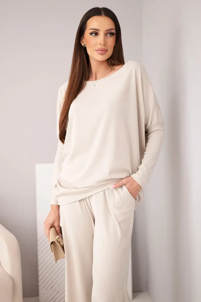 Komplet damski wiskozowy z luźną bluzką i spodniami beżowy