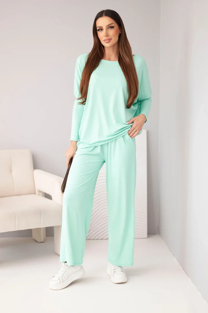 Komplet damski wiskozowy z luźną bluzką i spodniami miętowy - obrazek 2