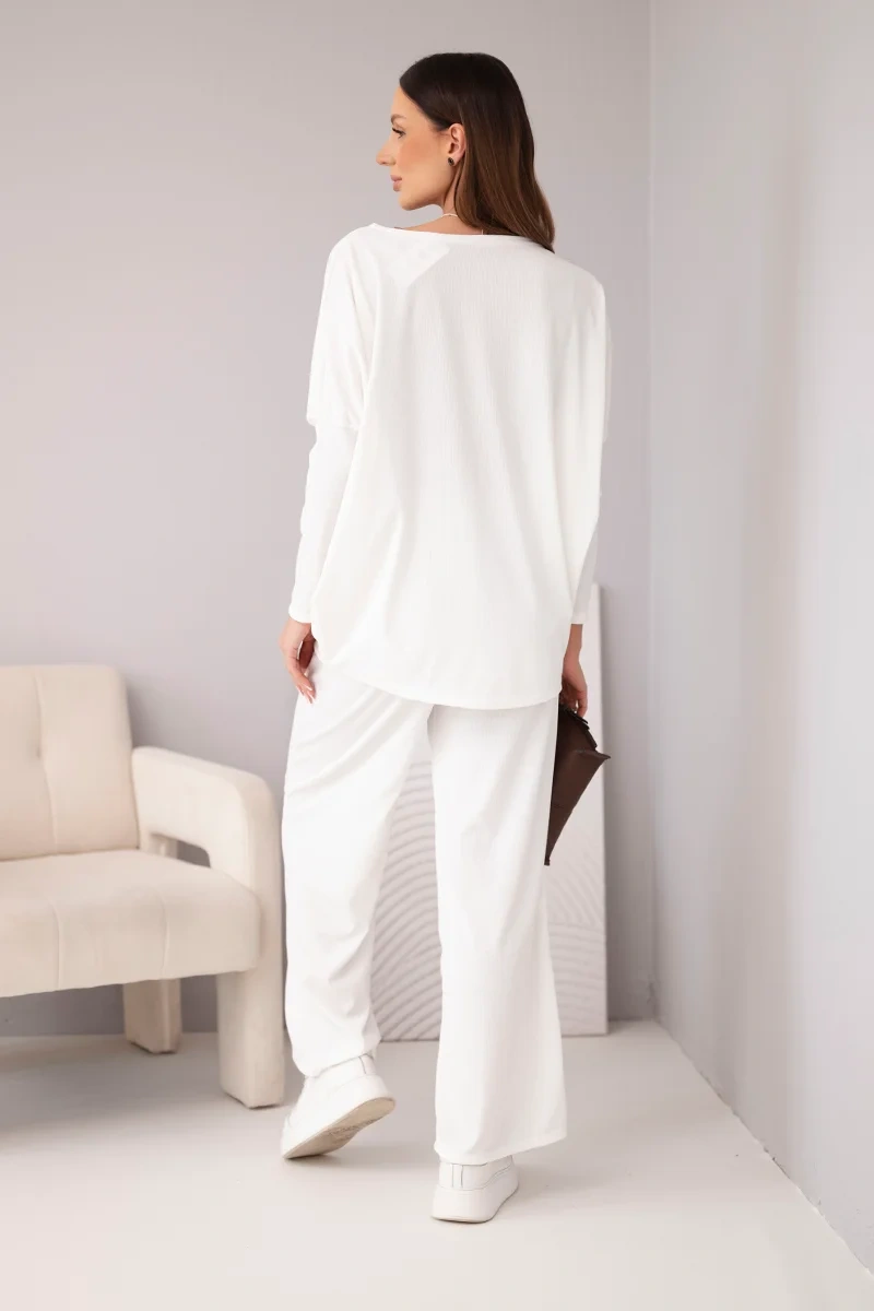 Komplet damski wiskozowy z luźną bluzką i spodniami ecru - obrazek 3