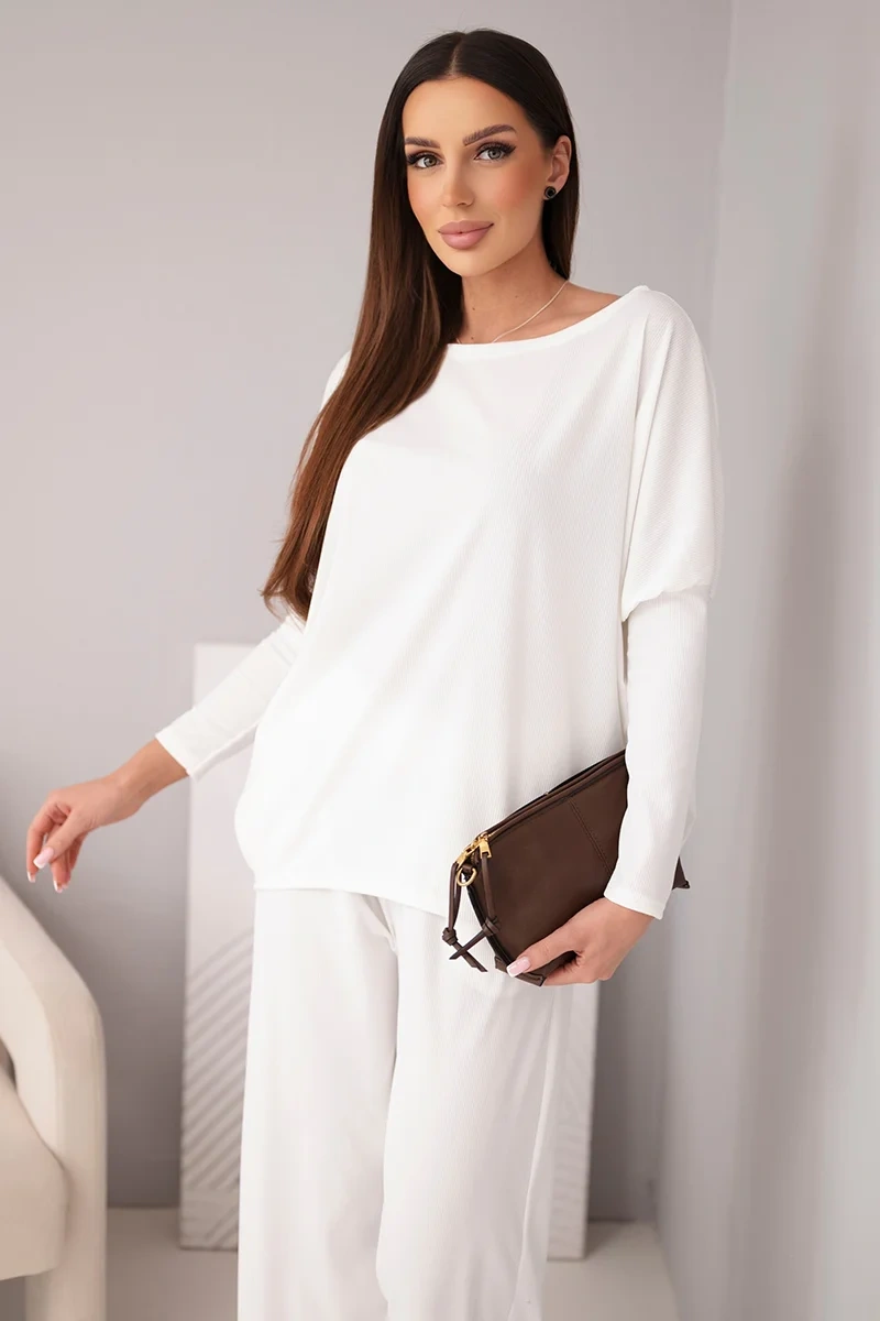 Komplet damski wiskozowy z luźną bluzką i spodniami ecru