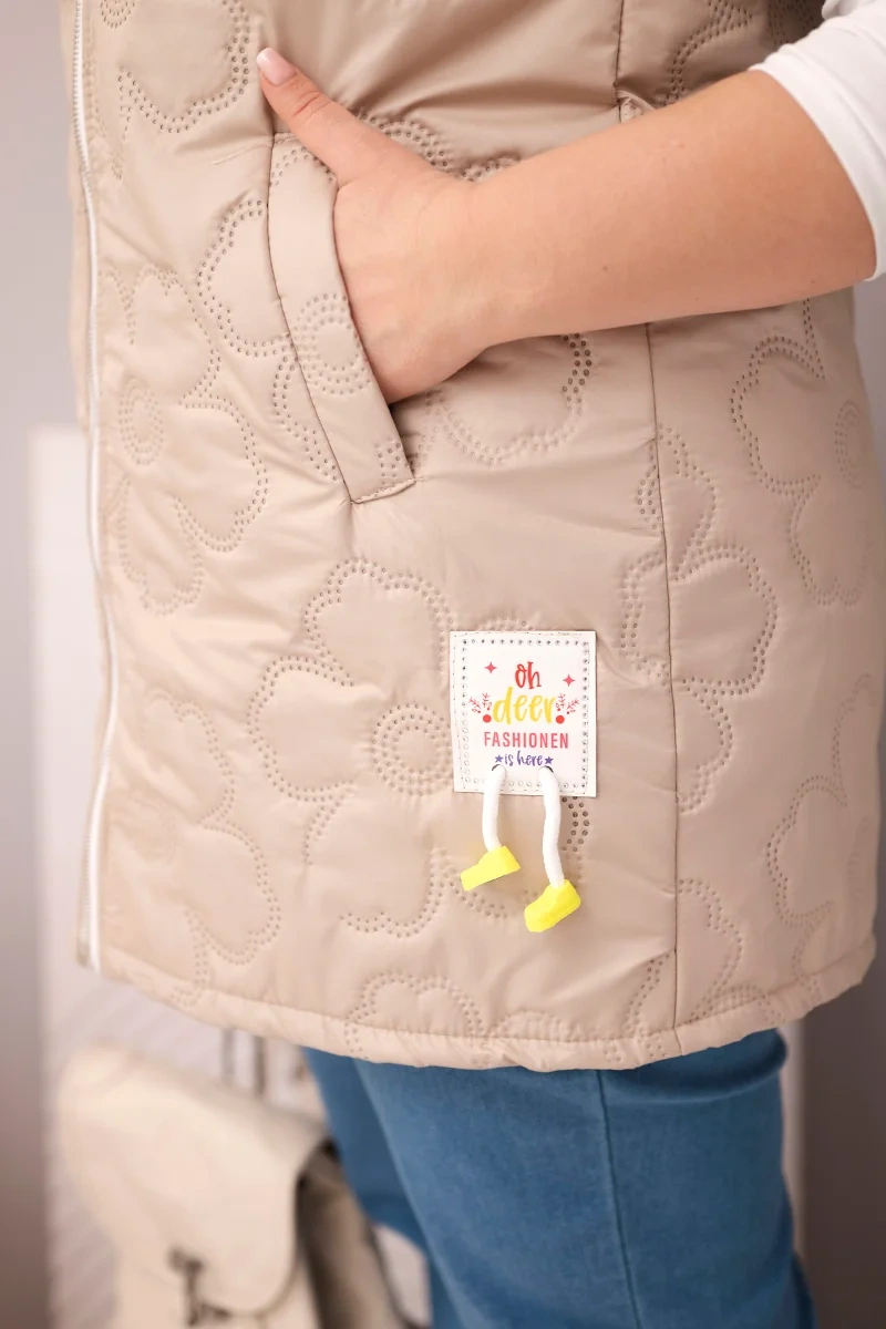 Kamizelka damska Plus Size z kapturem i pikowaniem w kwiaty ciemno beżowa - obrazek 3