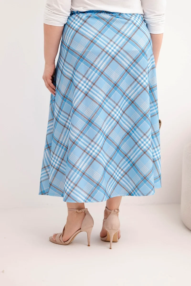 Spódnica damska Plus Size w kratę z szerokim dołem niebieska - obrazek 3
