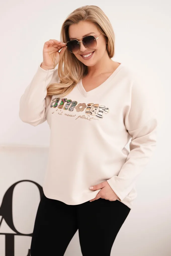 Bluza damska Plus Size z napisem i dekoltem V beżowa