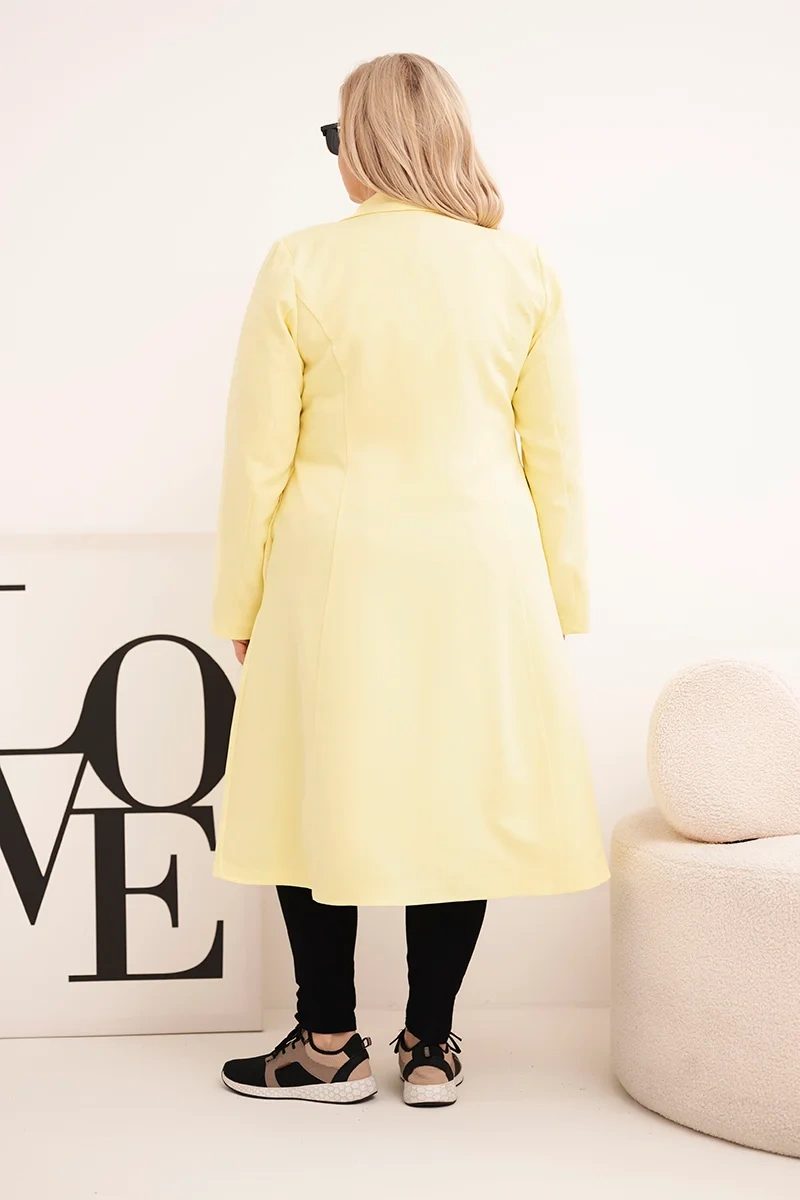 Płaszcz damski Plus Size klasyczny z guzikami i kołnierzem żółty - obrazek 3