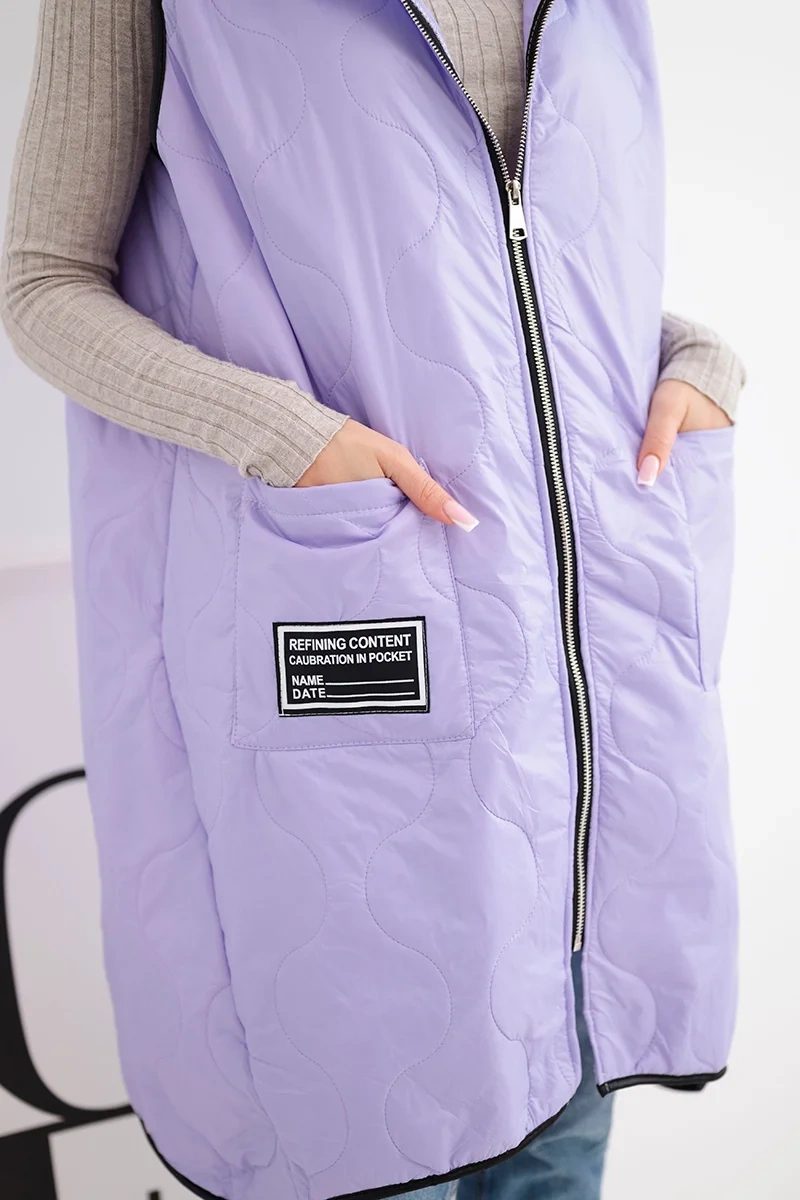 Kamizelka damska pikowana Plus Size z kapturem zapinana na zamek jasno fioletowa - obrazek 4