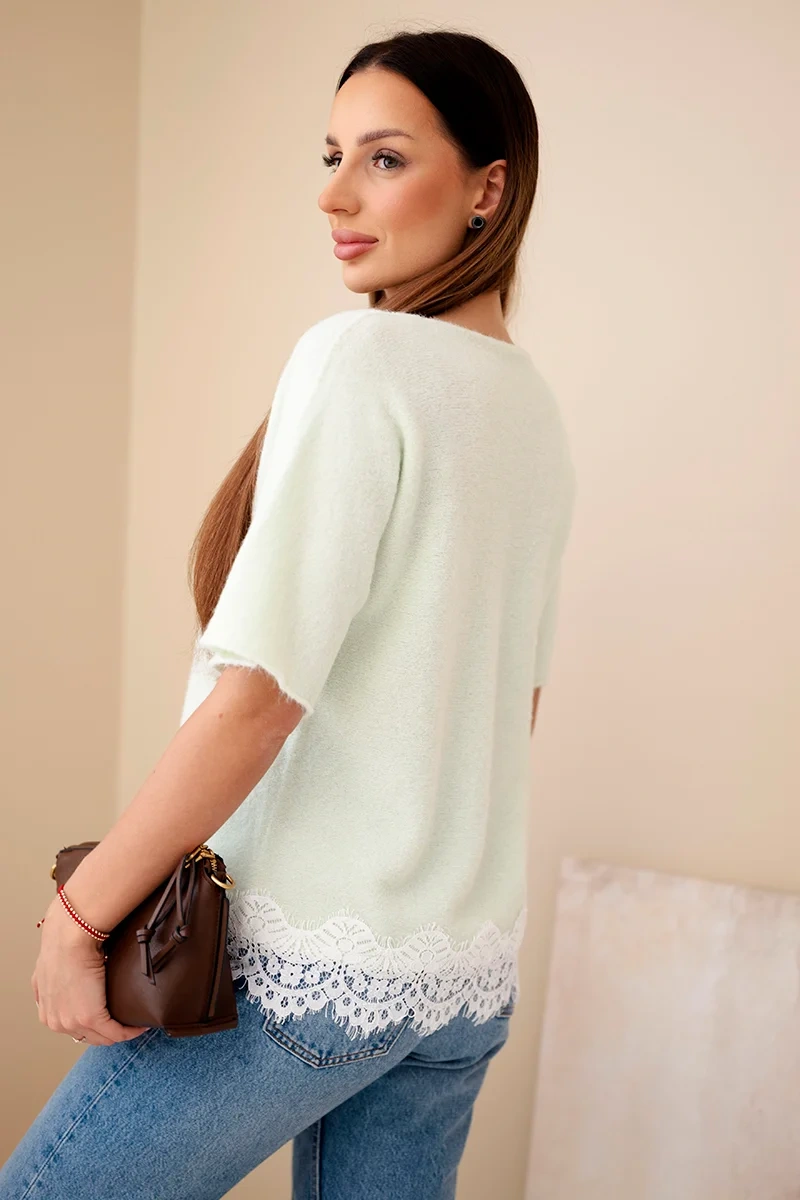 Sweter damski z krótkim rękawem i koronką miętowy - obrazek 3