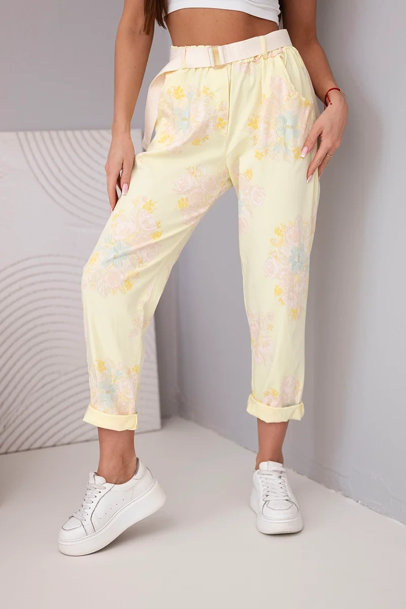 Spodnie damskie wiskozowe w kwiaty z paskiem żółte
