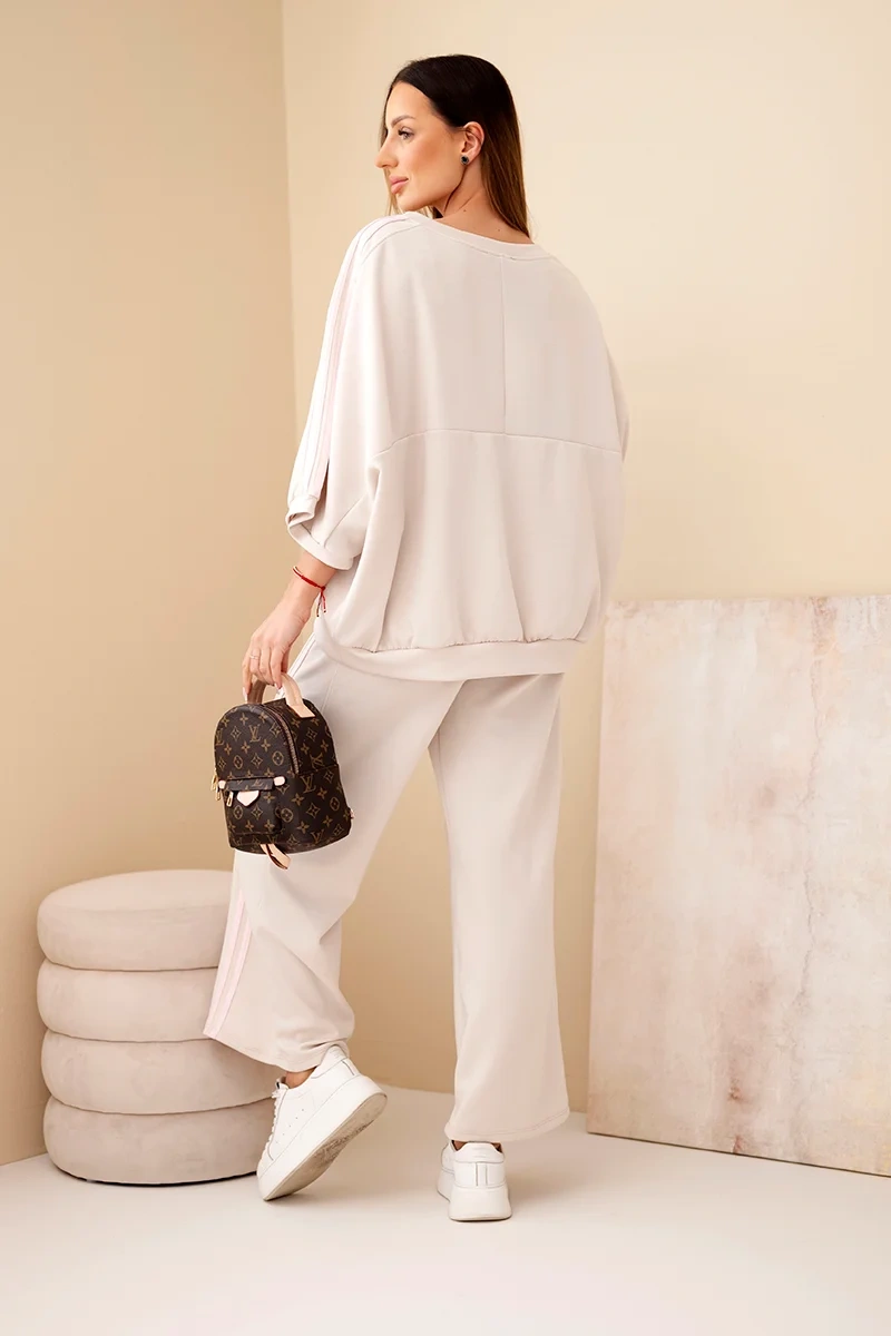 Komplet damski wiskozowy masełko z szeroką nogawką i luźną bluzą beżowy - obrazek 3
