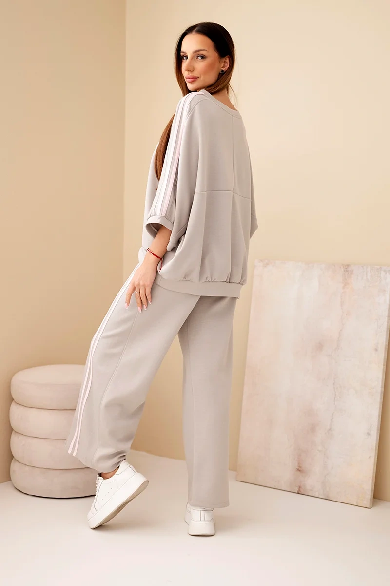 Komplet damski wiskozowy masełko z szeroką nogawką i luźną bluzą fango - obrazek 3