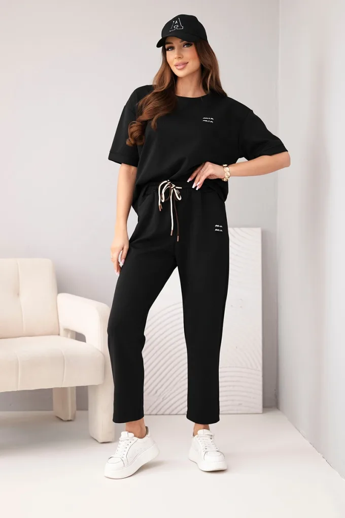 Komplet damski wiskozowy masełko z krótkim rękawem i spodniami z podwijaną nogawką czarny