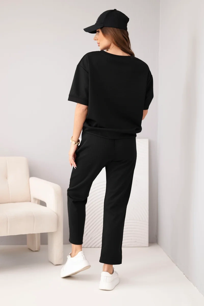 Komplet damski wiskozowy masełko z krótkim rękawem i spodniami z podwijaną nogawką czarny - obrazek 3